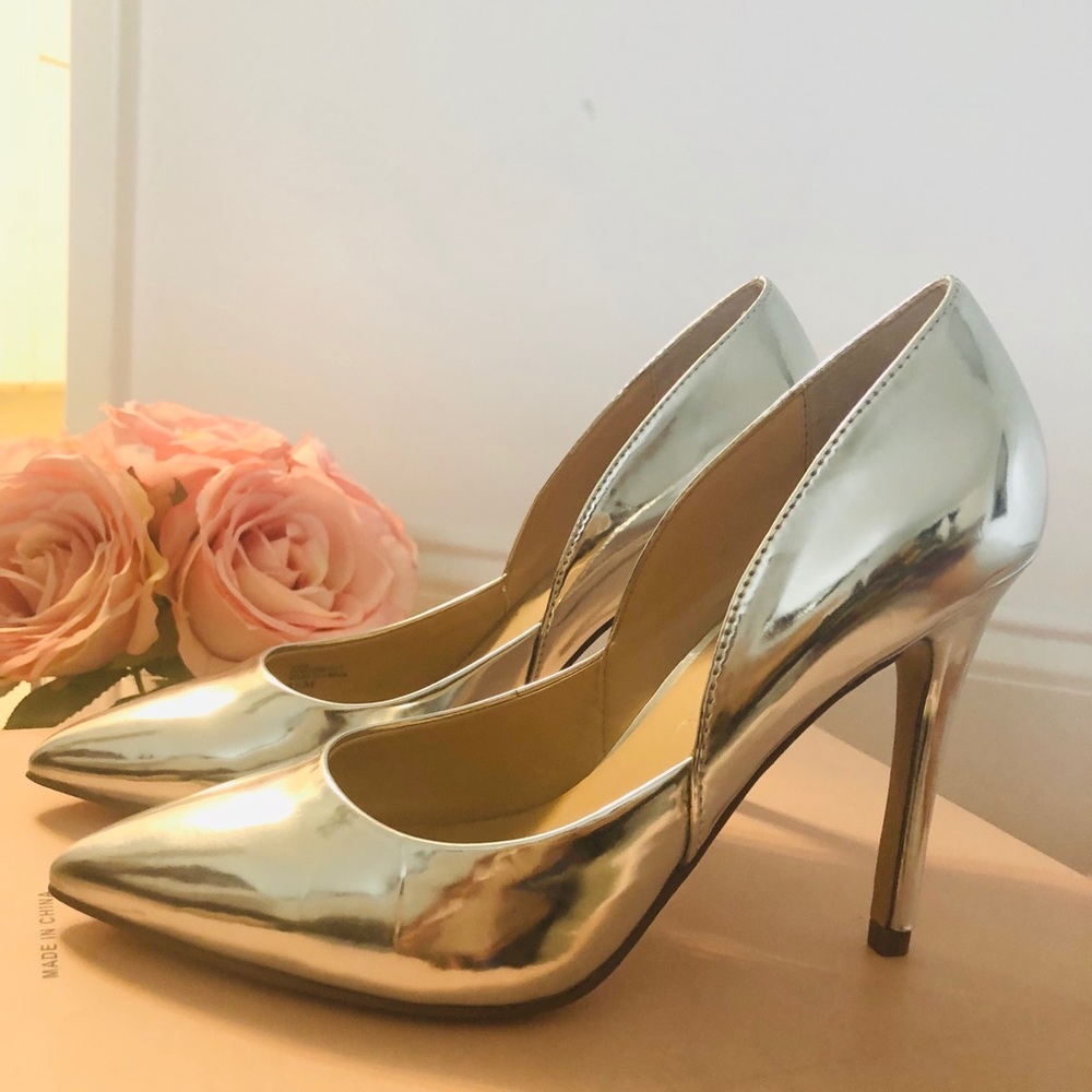Pump metallic silver